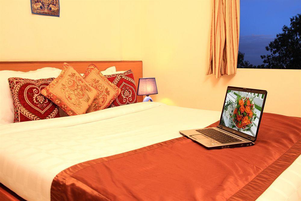 Arra Suites Kempegowda Airport Hotel Бангалор Экстерьер фото