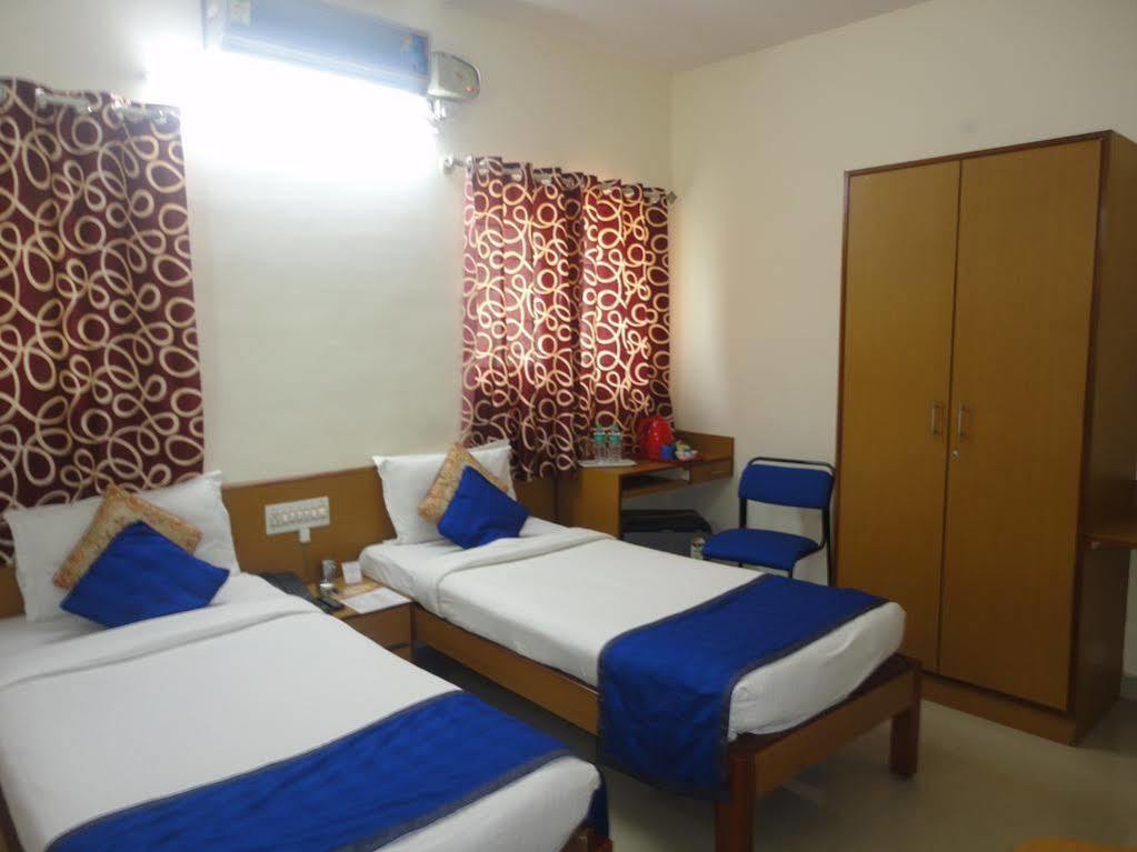 Arra Suites Kempegowda Airport Hotel Бангалор Экстерьер фото